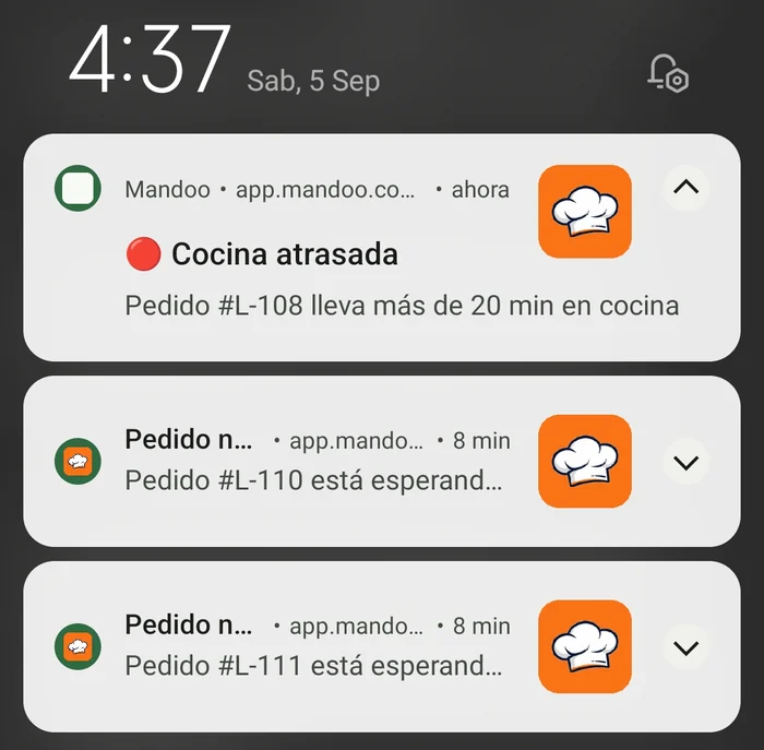 Notificaciones de Mandoo avisando de cocina atrasada y de pedidos por confirmar